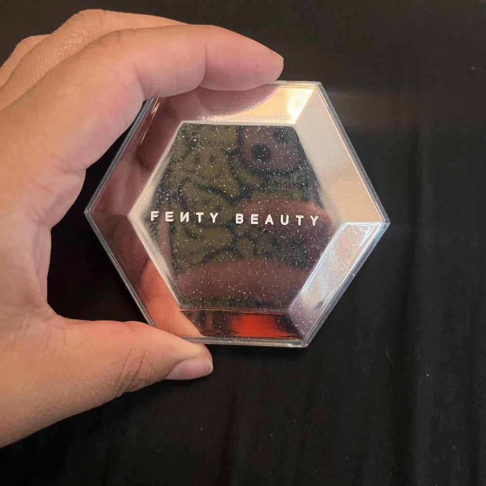 Fenty Beauty Diamond Bomb in How Many Carats